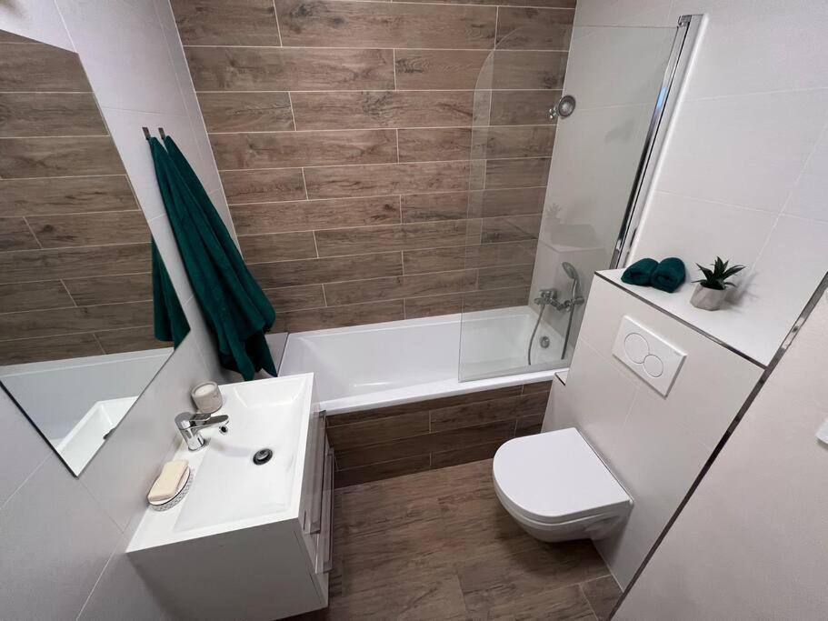 City Center Apartment With Nice Balcony Žilina Eksteriør bilde